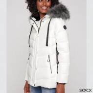 인조 모피 칼라와 로고 테이프가 있는 겨울 재킷